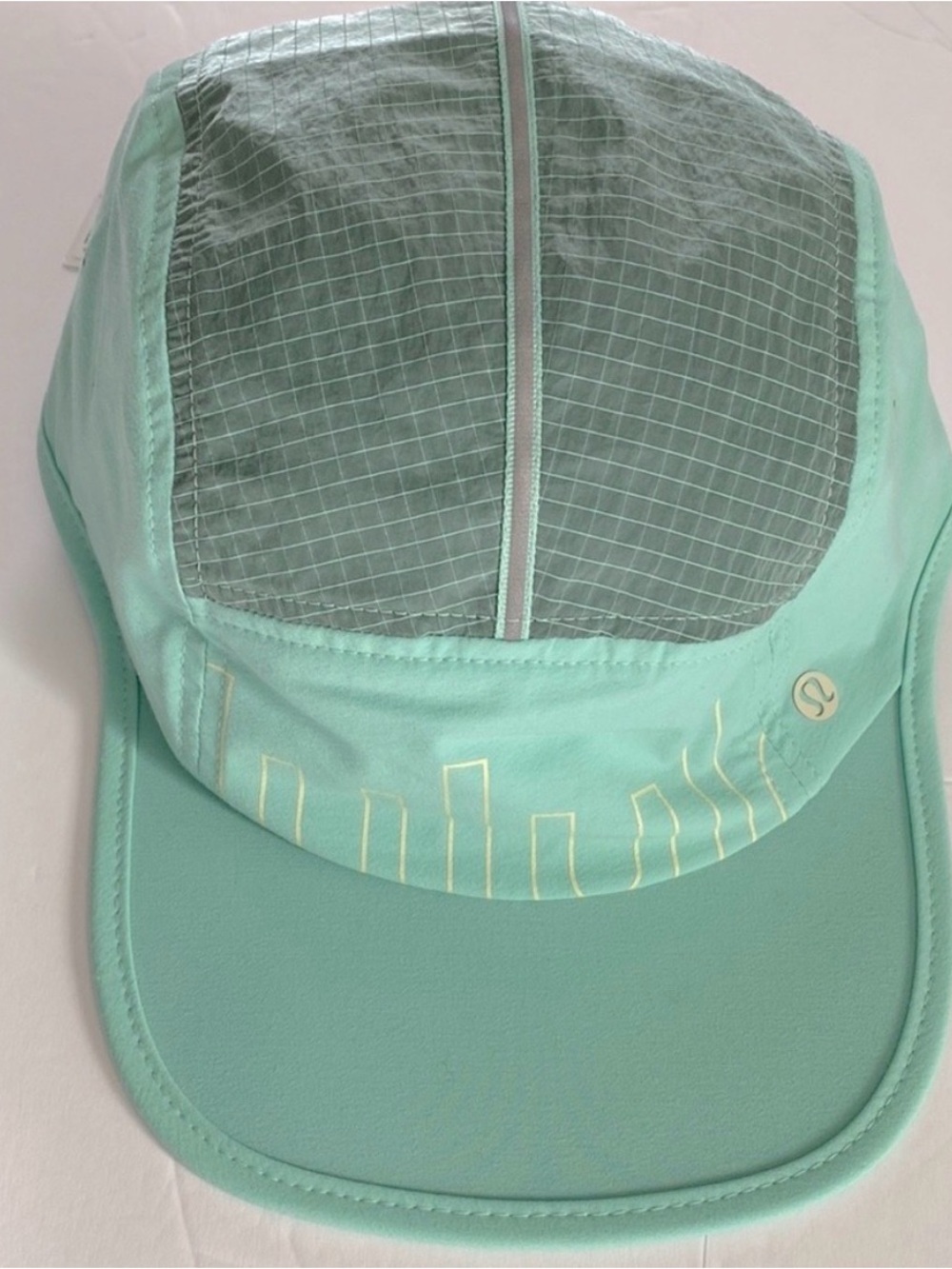 Lululemon Drawcord Hiking Cap	
Wild Mint/Dewy size L/XL - Picture 4 of 6